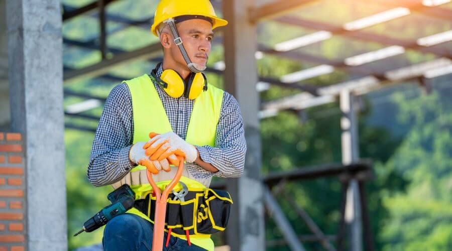 Professional New roof installation in London Mills, IL